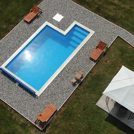 Vikendica Sa Bazenom Magnum Holiday home *